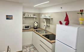 Casa Comoda E Centrale In Quartiere Storico Di Napoli